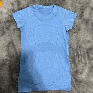 Lululemon athletic size 6